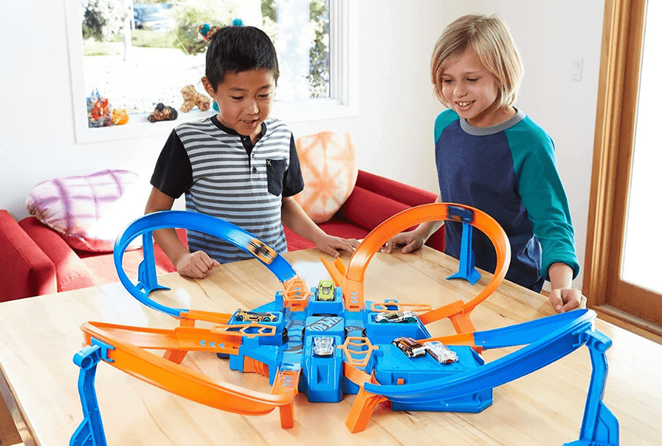 Hot Wheels Criss Cross Crash Track Set