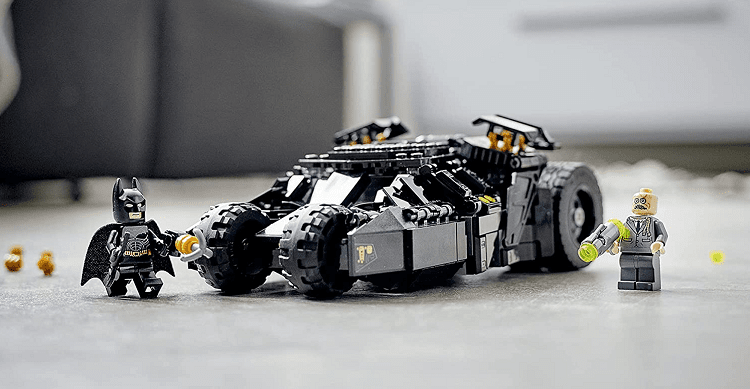 LEGO DC Batman Batmobile Scarecrow Showdown Building Kit